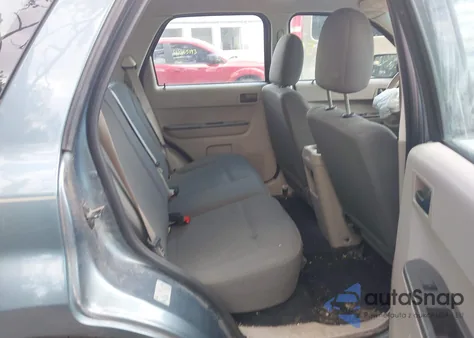 2012 Ford Escape Xls z USA, uszkodzony, nr VIN 1FMCU0C74CKA82653